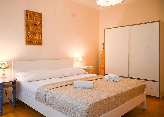 Bright Apartment Schoenbrunn Palace